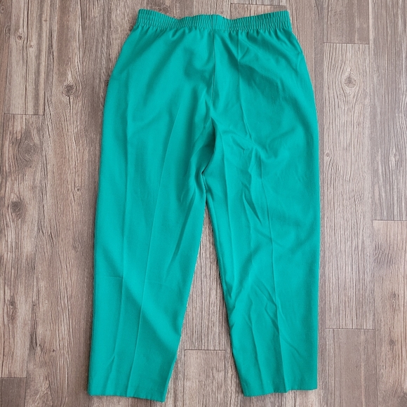 Plus size vintage wide leg green pants - Picture 2 of 4